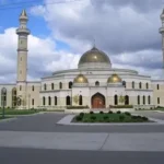 مسجد مدينة روكفورد الأمريكية يحتضن يومًا مفتوحًا لتعزيز التفاهم وتصحيح المفاهيم عن الإسلام